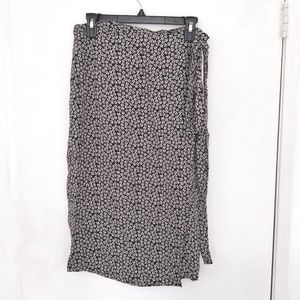 $30 Deal🎉 Reformation Wrap Midi Skirt